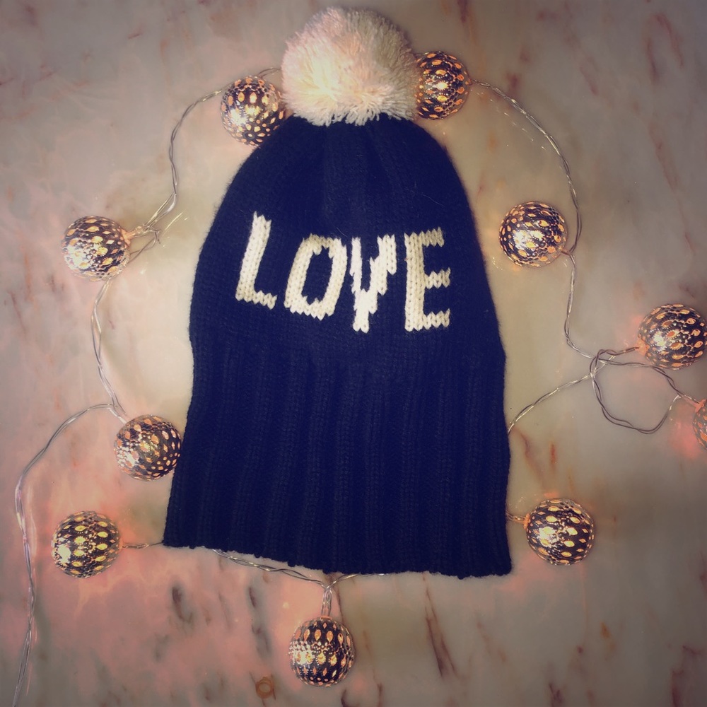 Black knit gap hat